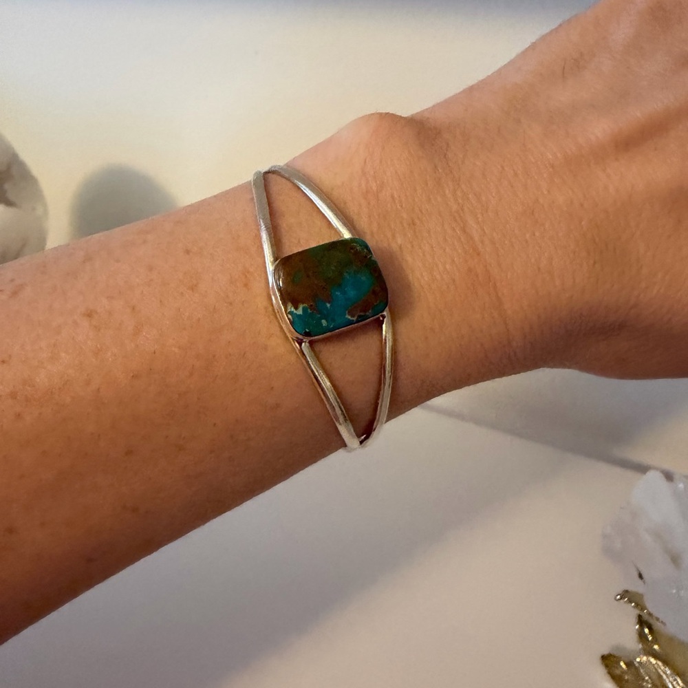 Turquoise & Sterling Silver Cuff - Picture 8 of 11